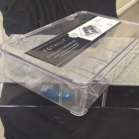 Totally Transparent Eyeglass Organizer - Picture 3 of 8